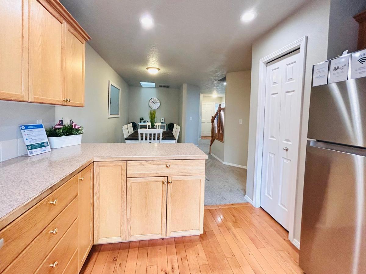 The Getaway Se Boise Condo Across The Street From Greenbelt, Bown Crossing And Boise River 3Bd 3Bath, 4 Beds! Lovely, Homey, Dining Table Seats 6 Zewnętrze zdjęcie