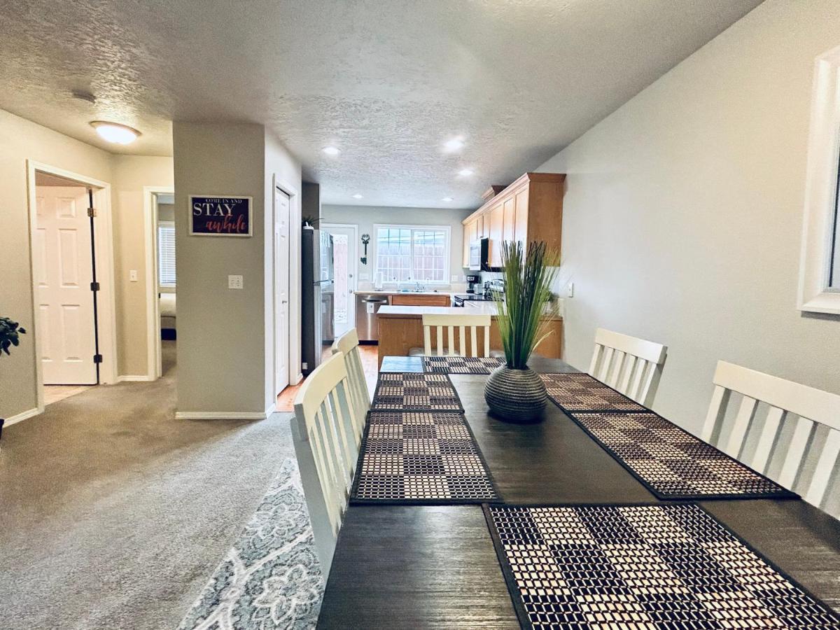 The Getaway Se Boise Condo Across The Street From Greenbelt, Bown Crossing And Boise River 3Bd 3Bath, 4 Beds! Lovely, Homey, Dining Table Seats 6 Zewnętrze zdjęcie